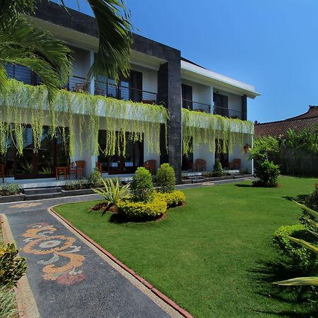 Srikandi Inn Kuta Selatan Exteriör bild