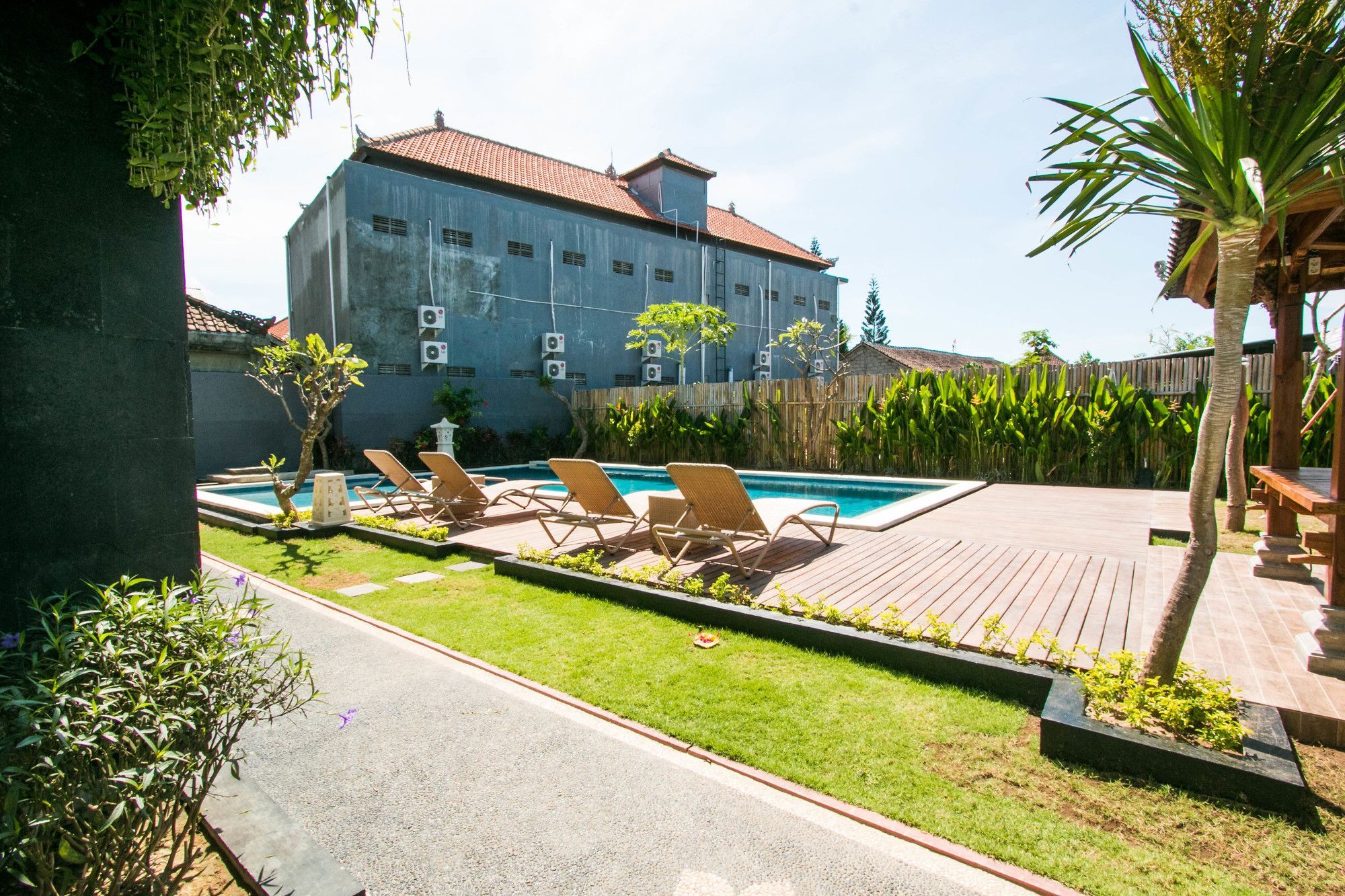 Srikandi Inn Kuta Selatan Exteriör bild