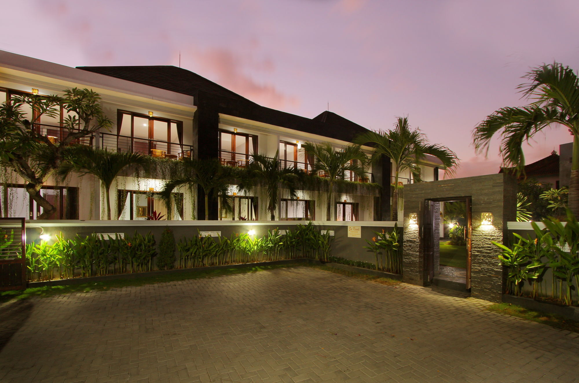 Srikandi Inn Kuta Selatan Exteriör bild