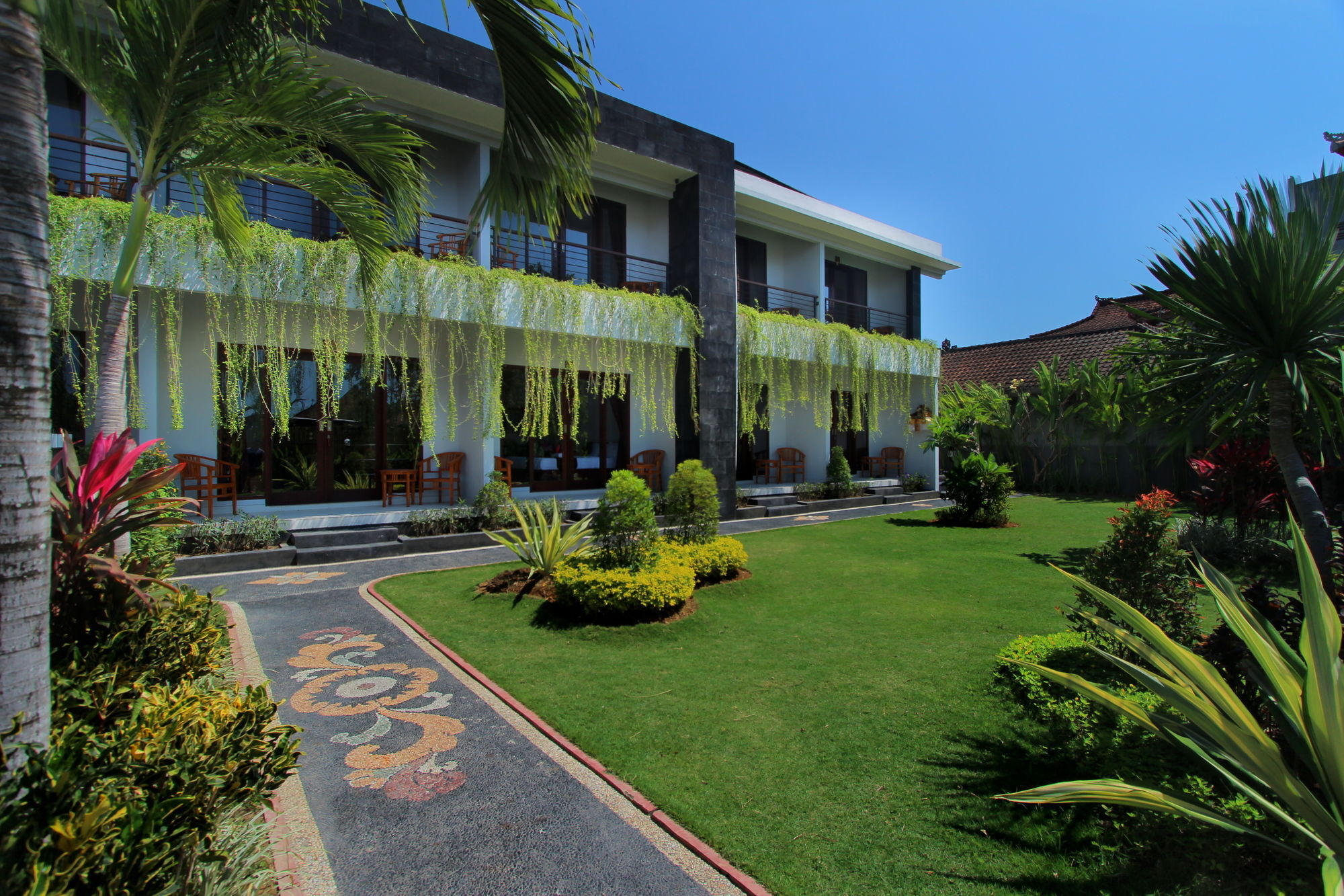 Srikandi Inn Kuta Selatan Exteriör bild