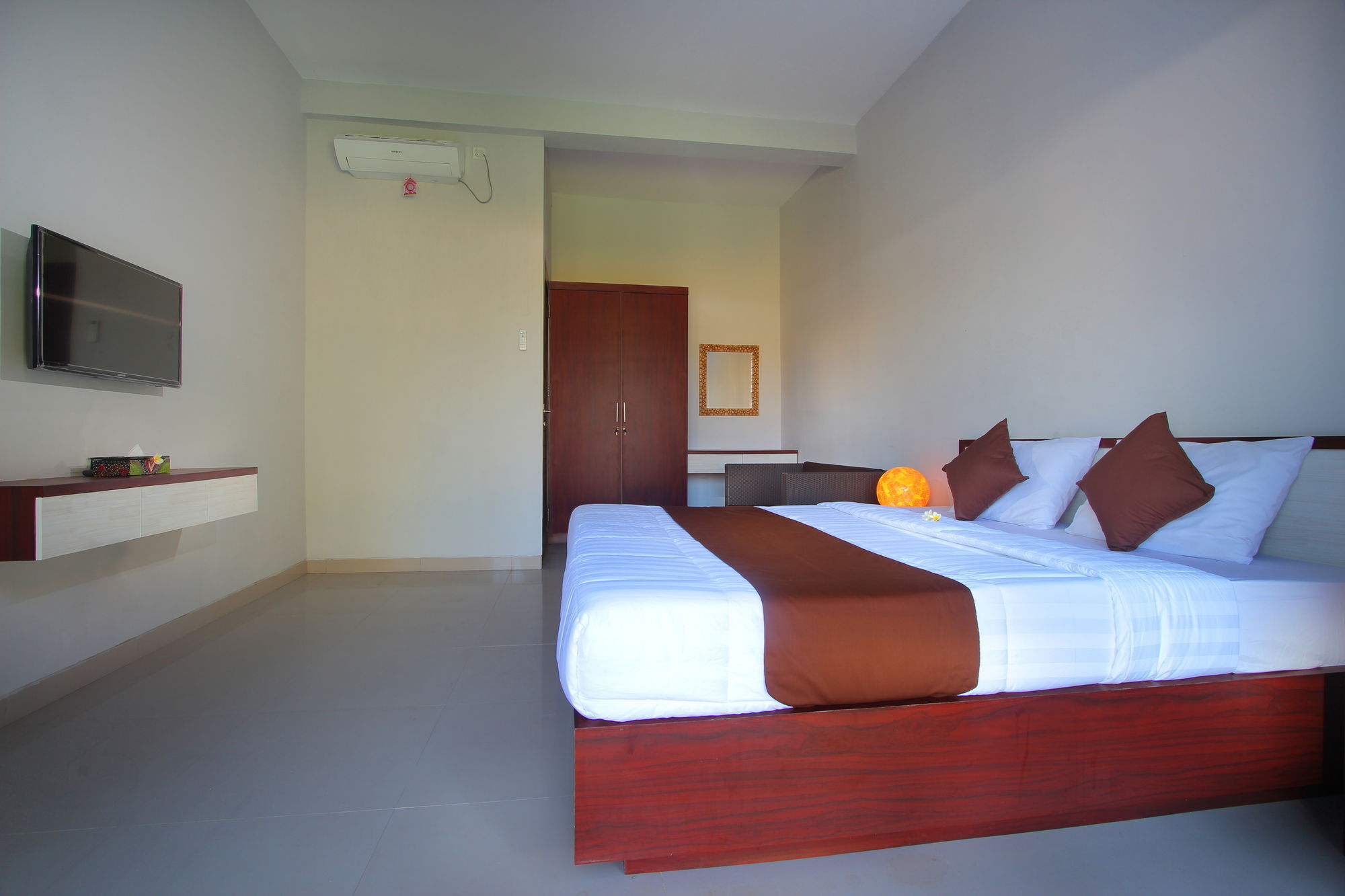 Srikandi Inn Kuta Selatan Exteriör bild